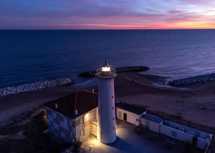 Cozy With Swimming Pool And Fireplace *