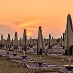 Cozy With Swimming Pool And Fireplace Bibione