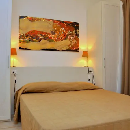 Appartamento Cozy With Swimming Pool And Fireplace Bibione