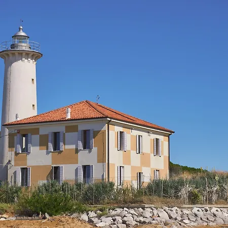 Cozy With Swimming Pool And Fireplace Lejlighed *