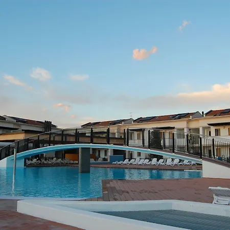 Appartamento Cozy With Swimming Pool And Fireplace